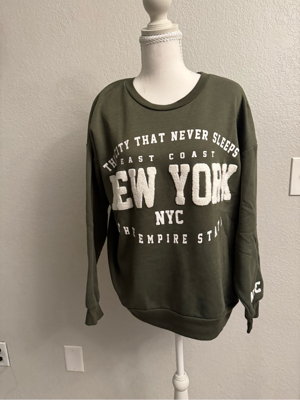 Orange Kiss New York Graphic Crewneck Sweatshirt - Olive